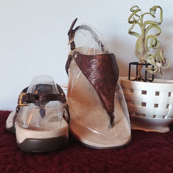 Vionic Shoes - NEW! Vionic Rest Kirra Metallic Bronze
